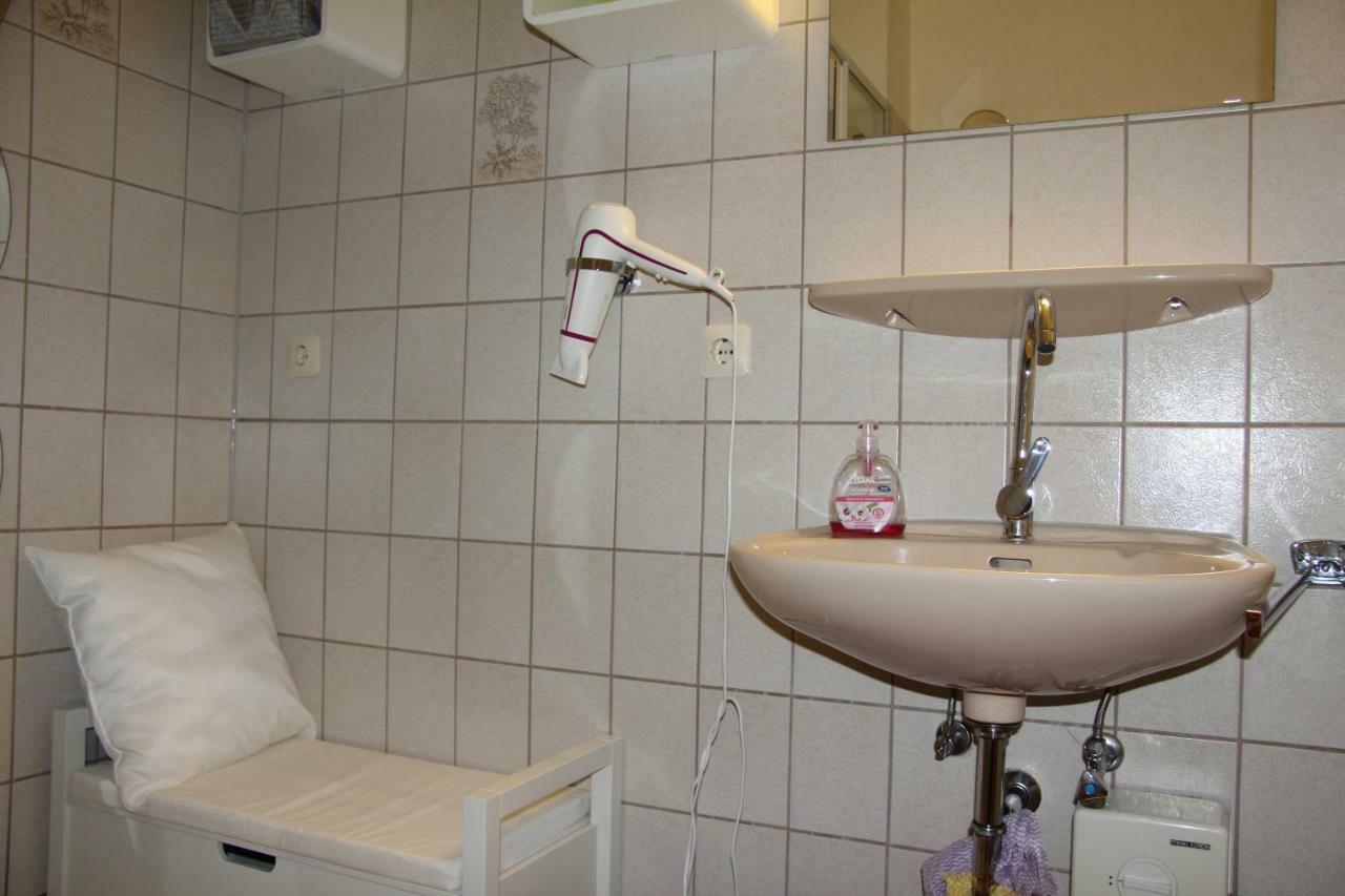 Kleine Seenadel Dornumersiel Extérieur photo